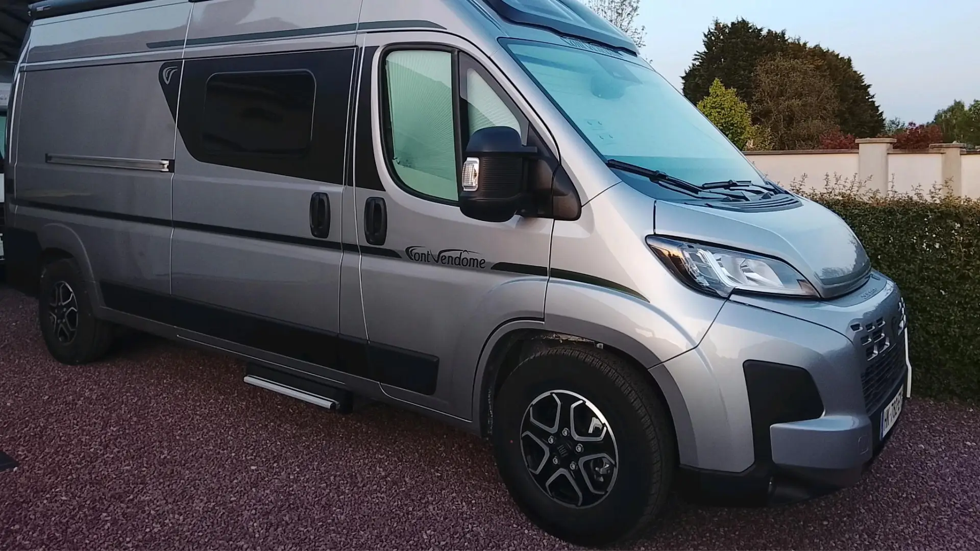 Reve Evasion Location Fourgon Amenage En Normandie Un Seul Fourgon Entretenu Comme Le Sien